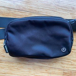 Lululemon Belt Bag Black (New)